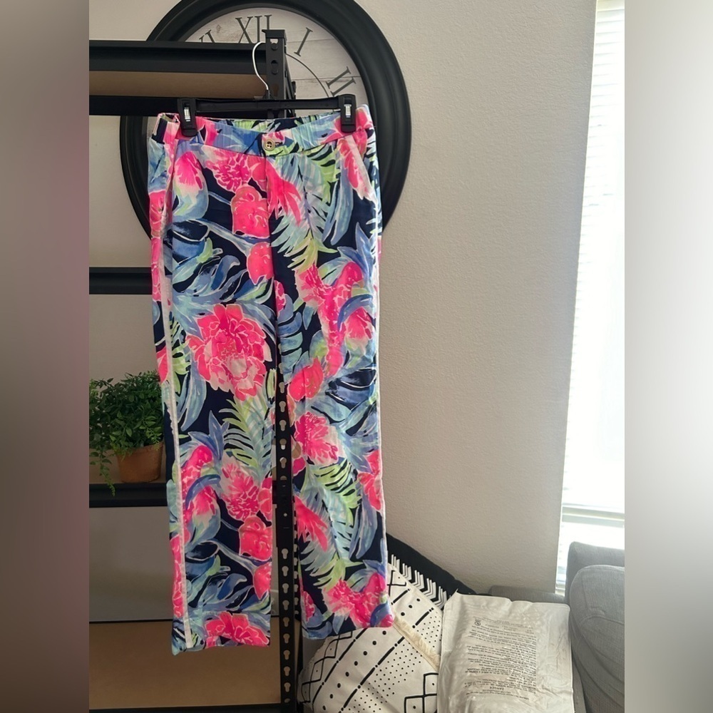 Lilly Pulitzer Women's Madeira Pants
High Tide Navy Tropic Multi Size 8